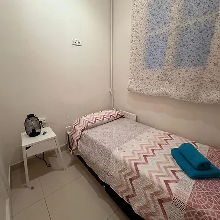 Gran Via Bed & Breakfast Barcelona